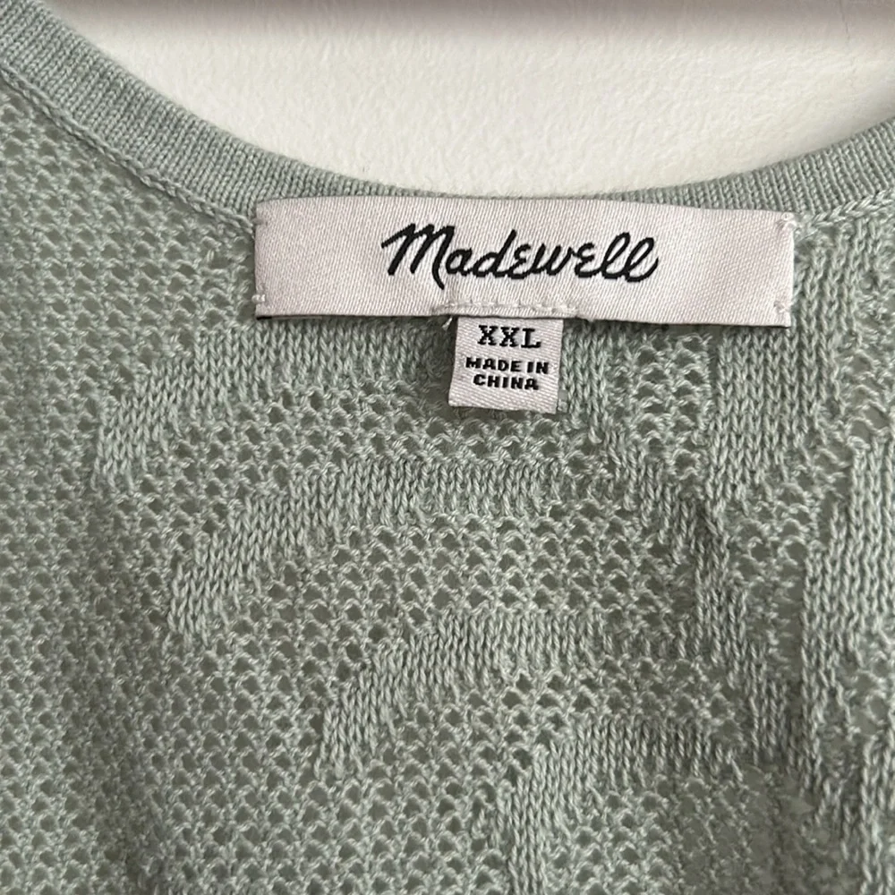 Palm Stitch Crop Sweater Tank - Picture 4 of 4